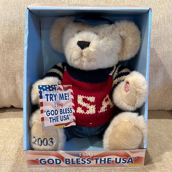 “God Bless the USA” singing teddy bear - Picture 3 of 12